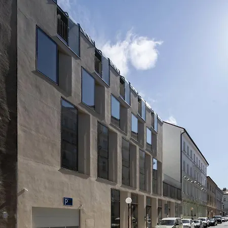 Modern Rooftop - Terrace, Coffee, Wifi Apartment